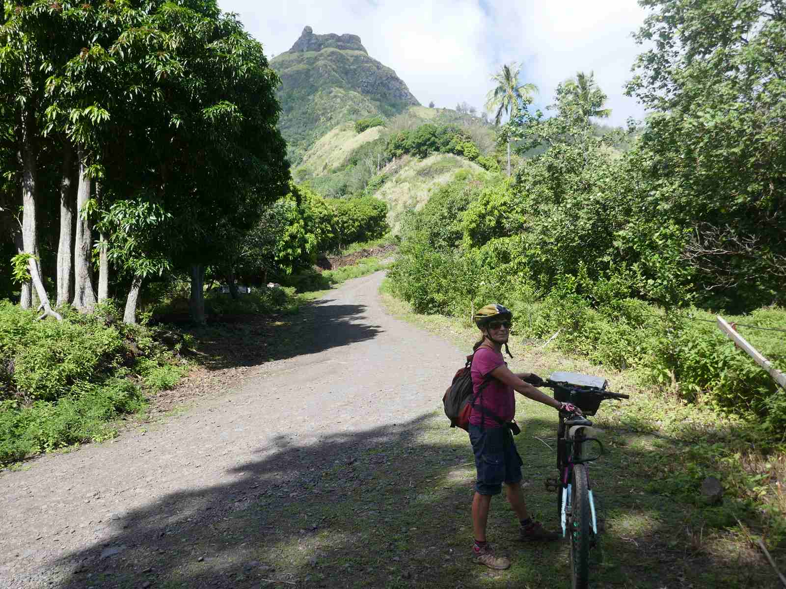 Sur la route du col Teavaitetana